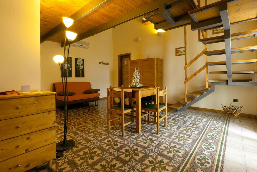 Bed and Breakfast Valentino Valenzano Exterior foto
